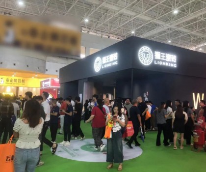 佛山陶博會(huì)第一天，獅王瓷磚已經(jīng)燃爆了！