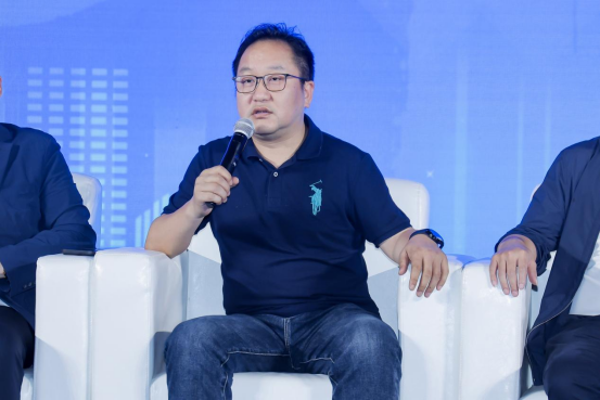2025行業(yè)兩會(huì)｜東鵬整裝衛(wèi)浴實(shí)力榮膺兩項(xiàng)大獎(jiǎng)406.png